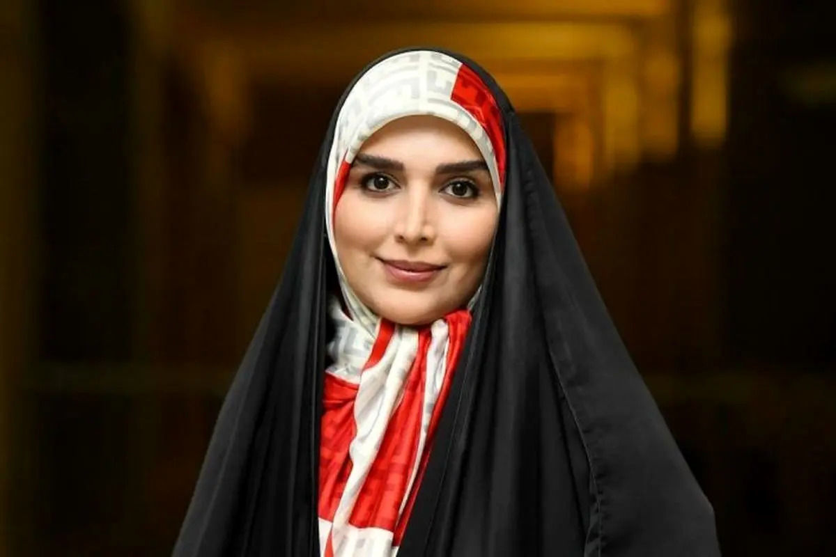 سفر مژده لواسانی با پدرش به شیراز+ عکس در آرامگاه سعدی