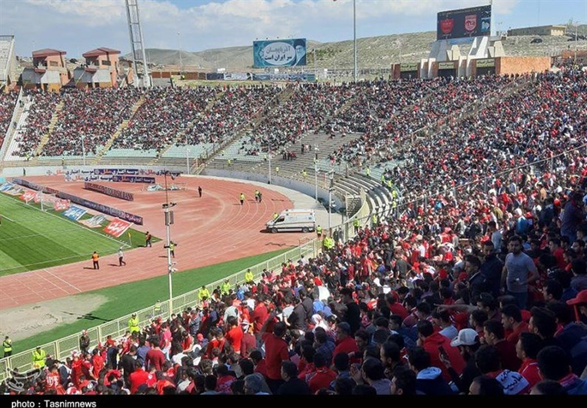 پسر رئیس جمهور در جمع تماشاگران دیدار پرسپولیس + عکس
