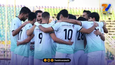  هوادار پرسپولیس: چه کسی پشت خداداد است که هرگز محروم نمی‌شود!