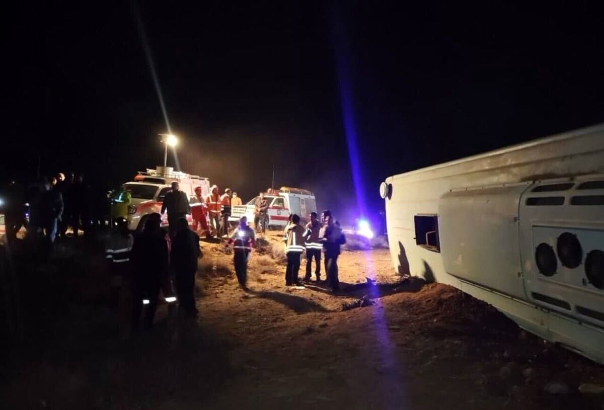 حادثه واژگونی اتوبوس در کرمان؛ ۸ زن جان باختند