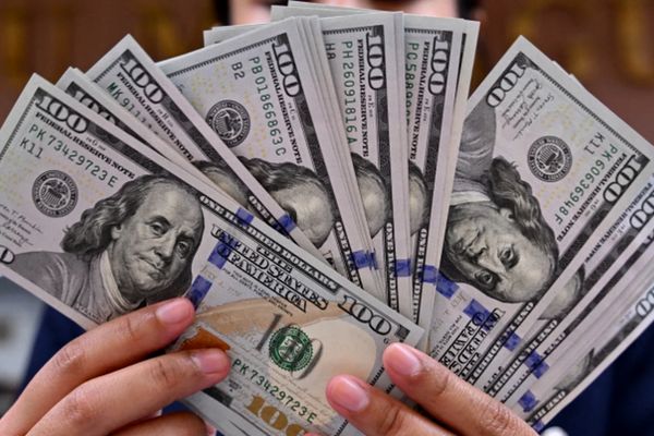 پیش بینی قیمت دلار فردا دوشنبه 17 شهریور 1404