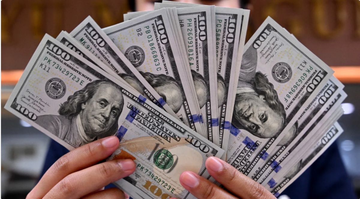 پیش بینی قیمت دلار فردا دوشنبه 17 شهریور 1404