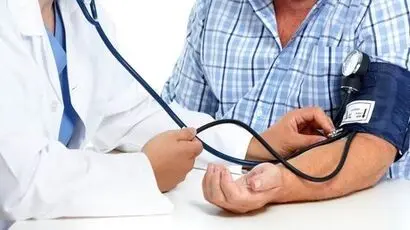  غربالگری خانه به خانه هفتگی برای ۶۰۰ خانوار درمیناب/مرکز سراج میناب در حال ارائه خدمات است 
