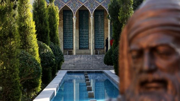 یادگار حکمت و عرفان در قلب اصفهان؛ نگاهی به زندگی صائب تبریزی و آرامگاه او