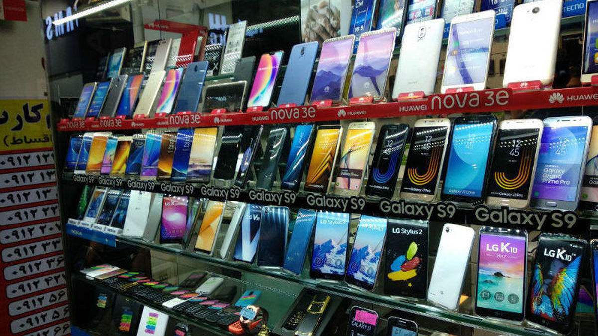 بازار موبایل در وضعیت قرمز؛ جنس نیست، قیمت ۲ گوشی نجومی شد