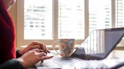 پیام تبریک روز معلم؛ اشعار دو بیتی احساسی و عاشقانه برای روز معلم + عکس
