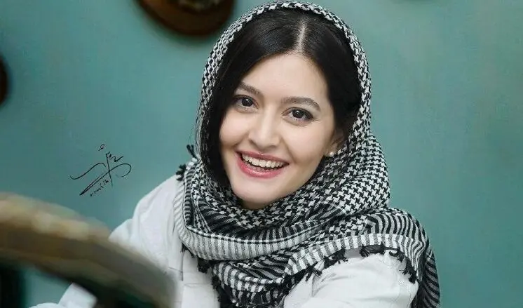 سفر در زمان | قابی از پردیس احمدیه بازیگر سریال یل و خواهرش؛ از کودکی تا الان