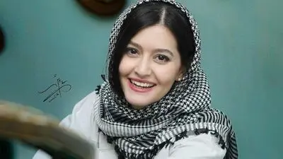 سفر در زمان | قابی از پردیس احمدیه بازیگر سریال یل و خواهرش؛ از کودکی تا الان