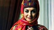 سفر در ایام قدیم / تیپ نظامی و متفاوت «گوگوش» در اوایل دهه 50 + عکس