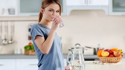 نوشیدن آب گرم و کاهش وزن واقعیت دارد؟