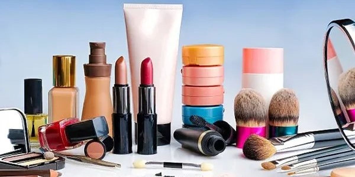 محبوب‌ترین لوازم آرایشی سال در میان دختران و زنان | نگاهی به ترندهای زیبایی ۲۰۲۵