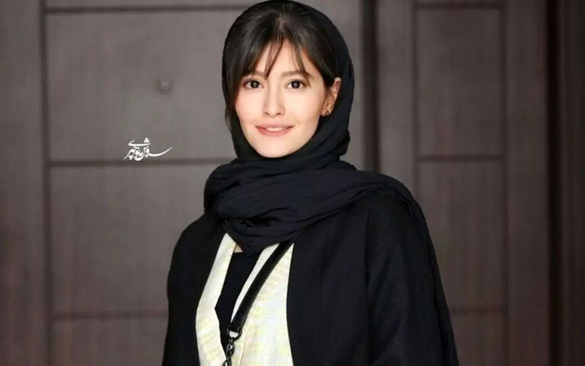 ژست‌های پردیس احمدیه با بهاری‌ترین پیراهن کمدش جلوی دوربین