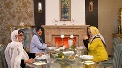 دکور چشم‌نواز منزل حوریه مقدم؛ از فرش ایرانی تا آشپزخانه لاکچری + ویدئو