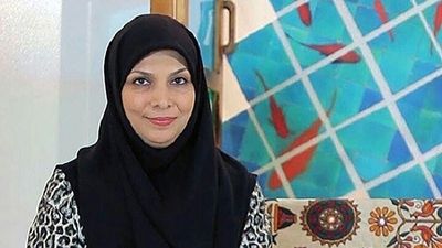 خاله شادونه در زمین چمن فوتبال + ویدیو