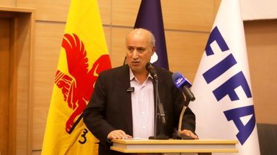 تماشاگران سرشناس در جایگاه ویژه بازی تیم امید و ذوب‌آهن