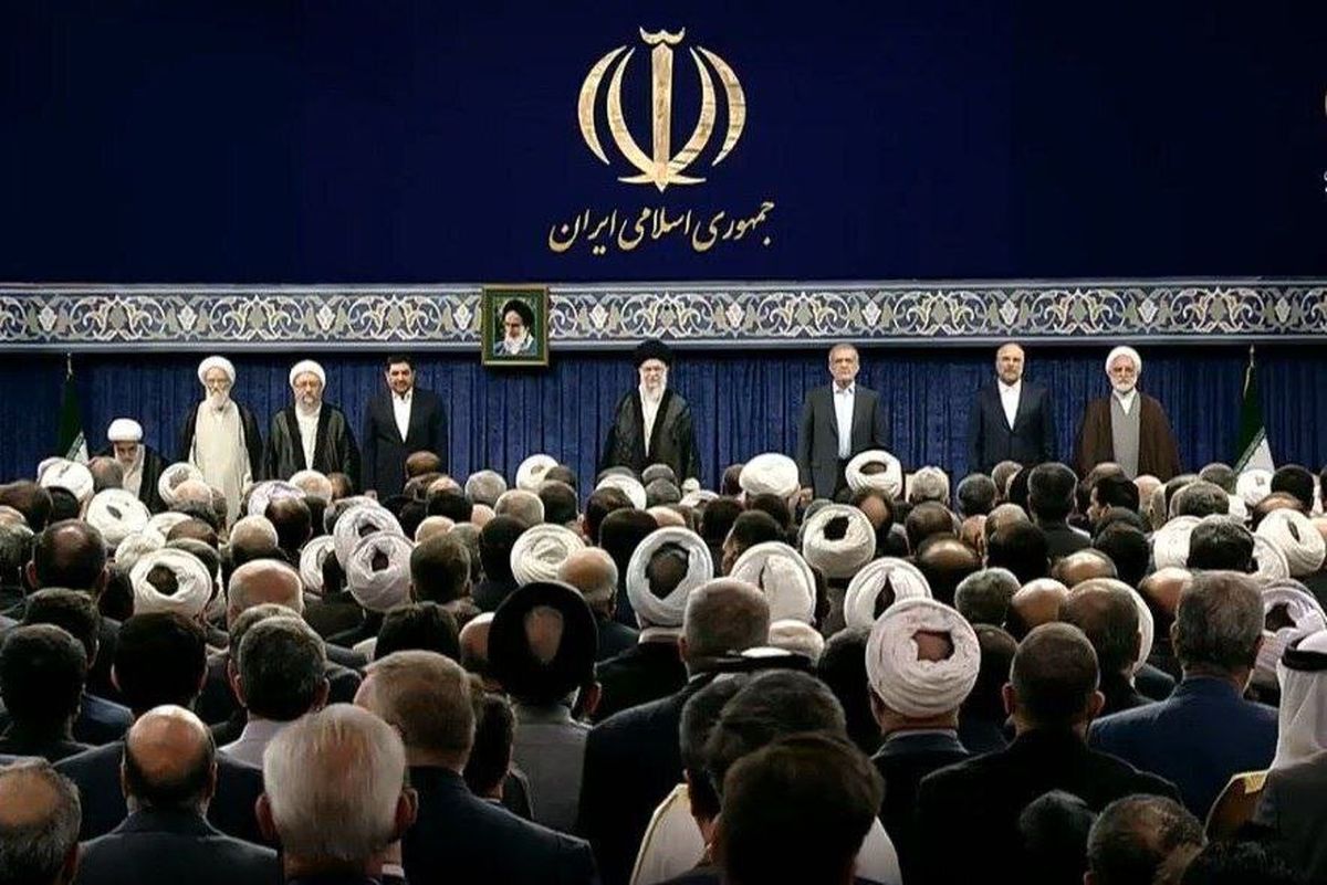 آغاز مراسم تنفیذ حکم مسعود پزشکیان از سوی رهبر انقلاب