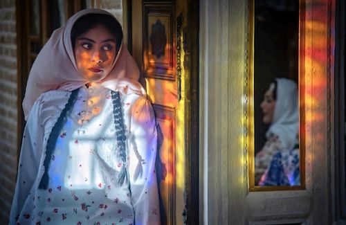 لباسها در بامداد خمار