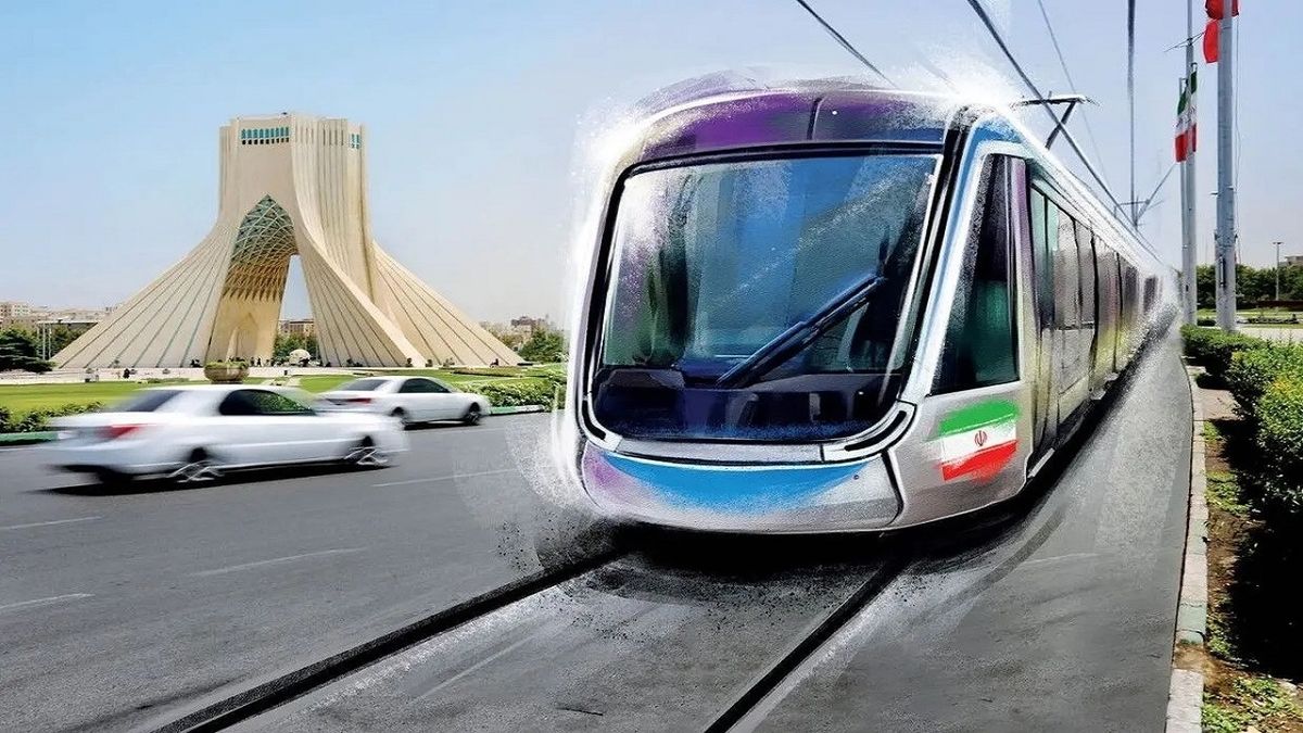 اولین تراموا را شبها ببینید