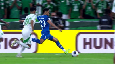 گل سوم الاهلی به الهلال توسط فراس (لیگ نخبگان آسیا)
