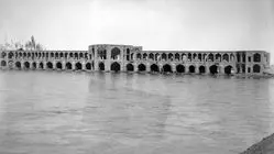 سفر در زمان | زاینده‌رود خروشان و پل خواجو اصفهان در دوران قاجار