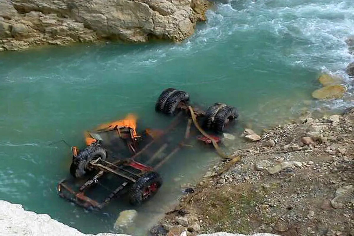سقوط کامیون در گودال پنهان جاده مخصوص/ مرگ تلخ دو کارگر در آب‌انباری قدیمی