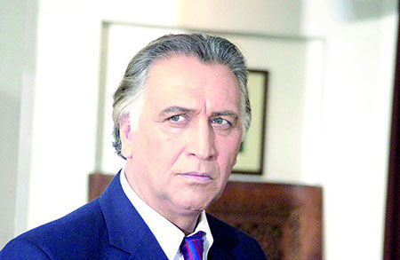 احمد نجفی و همسرش