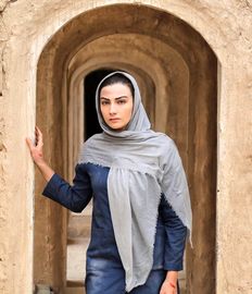 محیا دهقانی
