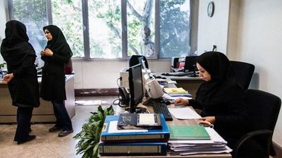 ممنوعیت استفاده از منشی‌ زن در ادارات دولتی کرمانشاه