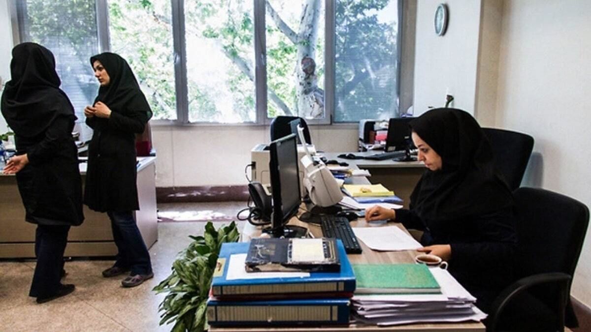 ممنوعیت استفاده از منشی زن در ادارات دولتی کرمانشاه