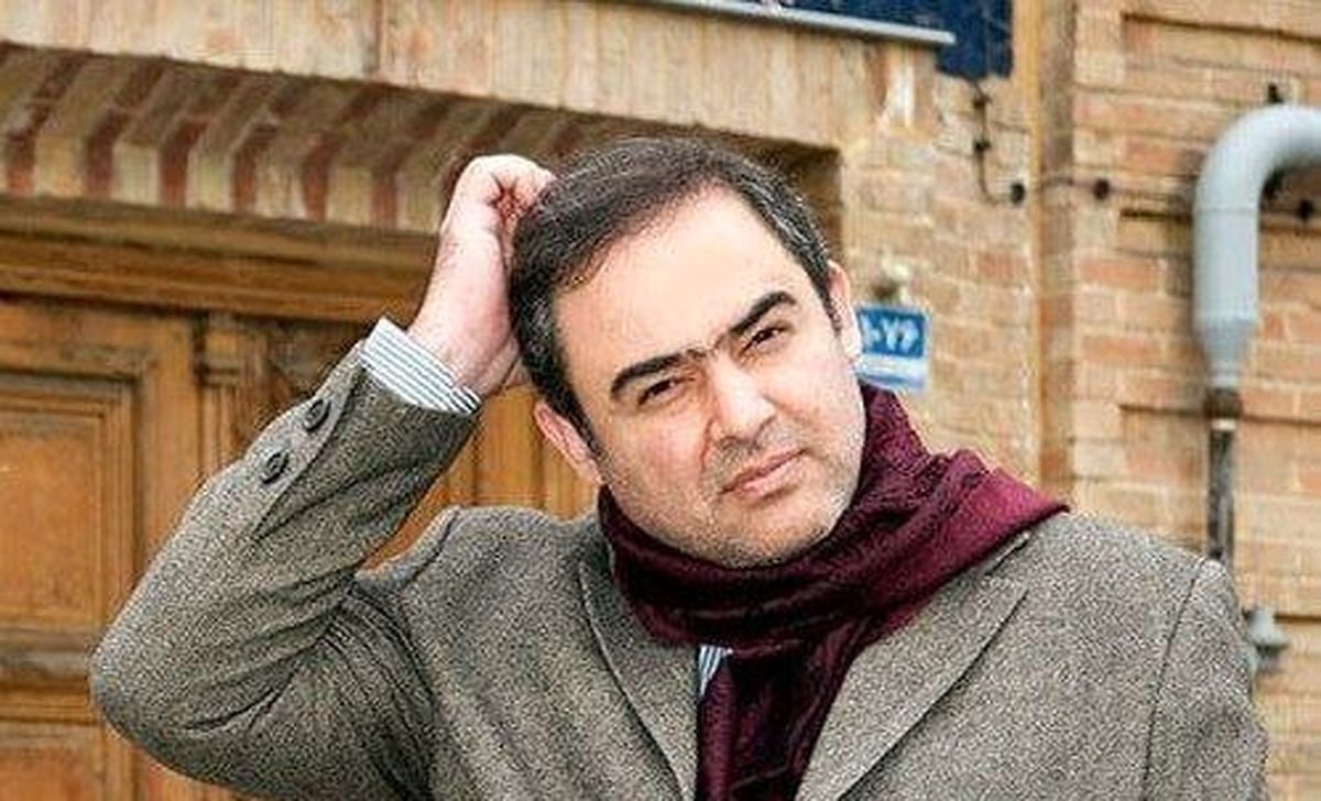 عکس زیرخاکی از حسین دهباشی و وحید جلیلی در کنار سرباز آمریکایی