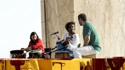 اجرای نام جاوید وطن توسط علی قمصری در میدان آزادی تهران (ویدیو)