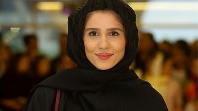 شیدا یوسفی با استایل چشم‌نواز خود در امارات، جلب توجه کرد؛ بازیگر سریال نون خ چه جذاب شده