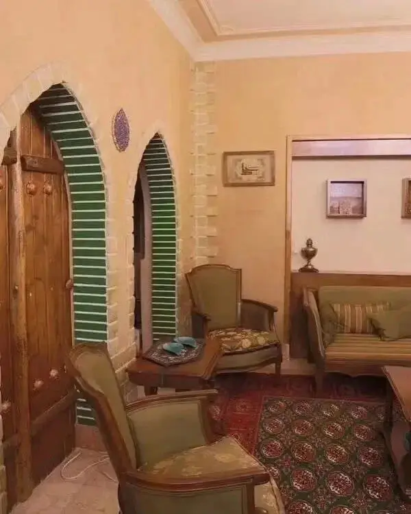 خانه قدیمی اقبال واحدی