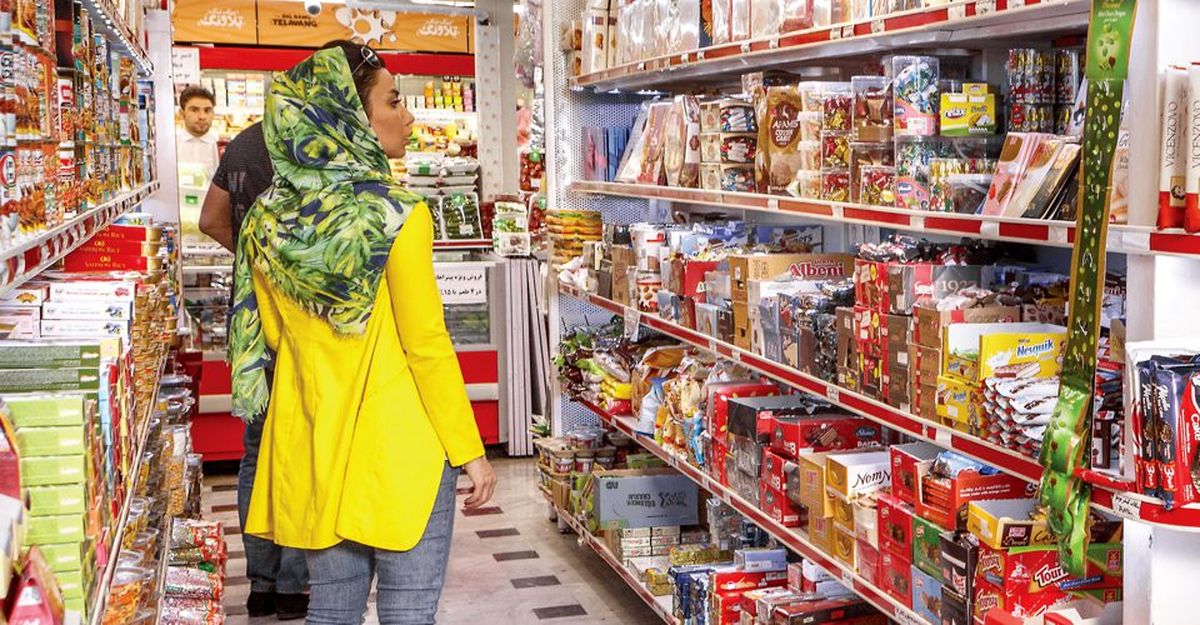 خوراکیهای خارجی از فروشگاههای بزرگ جمع میشوند؟