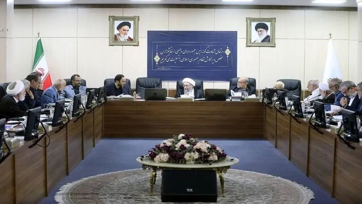 تسلیم شدن ملت ایران خیالی باطل است