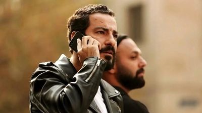 نوید محمدزاده با استایلی متفاوت در خیابانی خاص