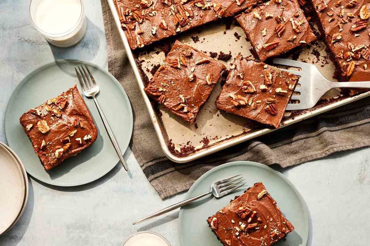 طرز تهیه کیک موکا؛ ترکیبی خوشمزه از کیک و دسر شکلاتی