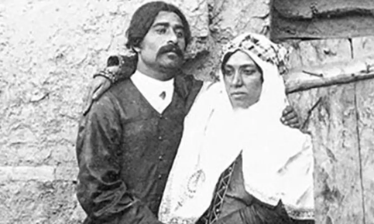 سفر در زمان | عکس های دیده نشده از «هات‌چاکلت تهرانی‌ها» تا «سیگار ملیجک» در عصر قاجار