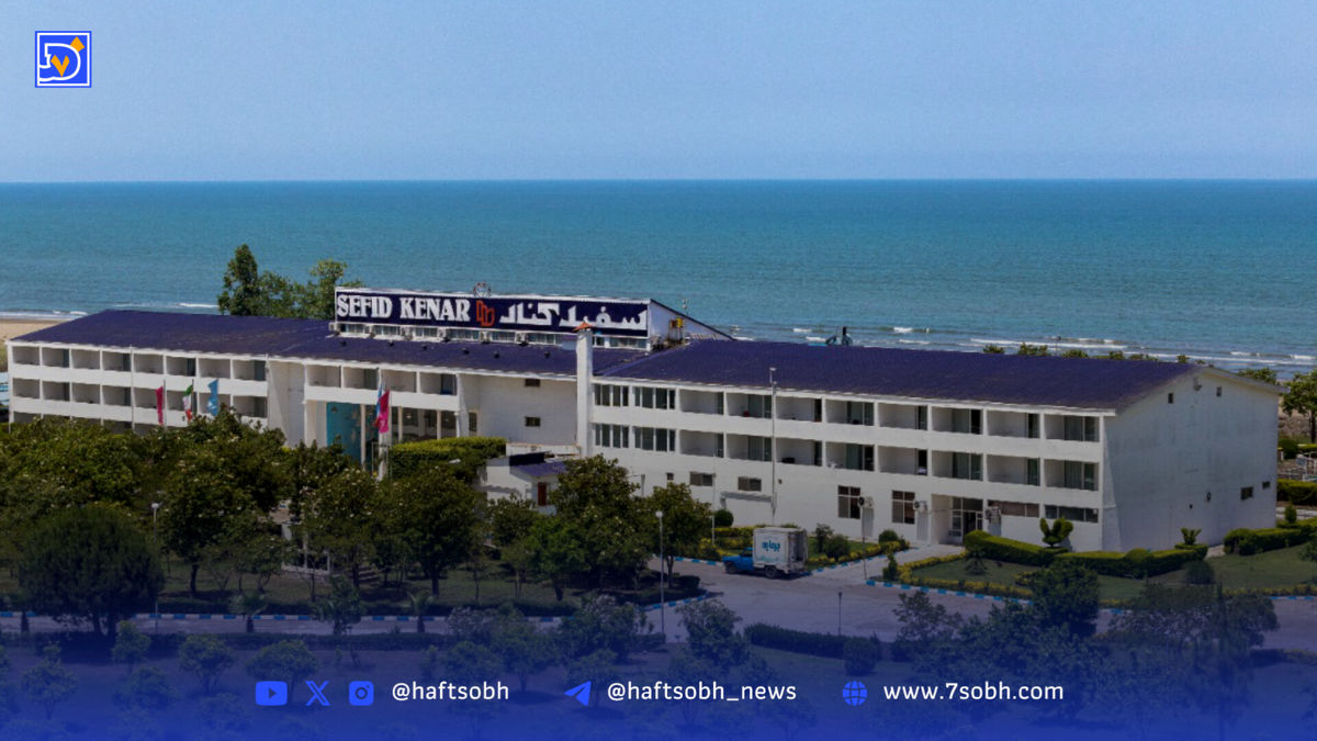 تصویری نوستالژیک از هتل سفید کنار بندر انزلی در سال ۱۳۵۵