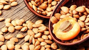هسته زردآلو؛ معجزه‌ای برای سلامتی یا یک تهدید پنهان؟