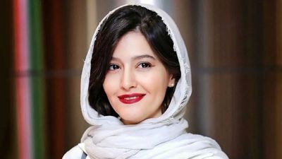 نگاهی به استایل سفید صبا راد در بالکن خانه‌اش در ترکیه 