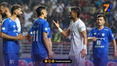 رد ضربه رامین رضاییان بر پیشانی بازیکن استقلال خوزستان + عکس
