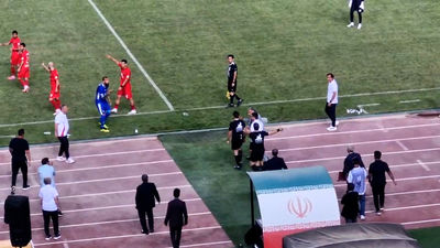 خروج ساپینتو و جویباری در میان اعتراض هواداران استقلال