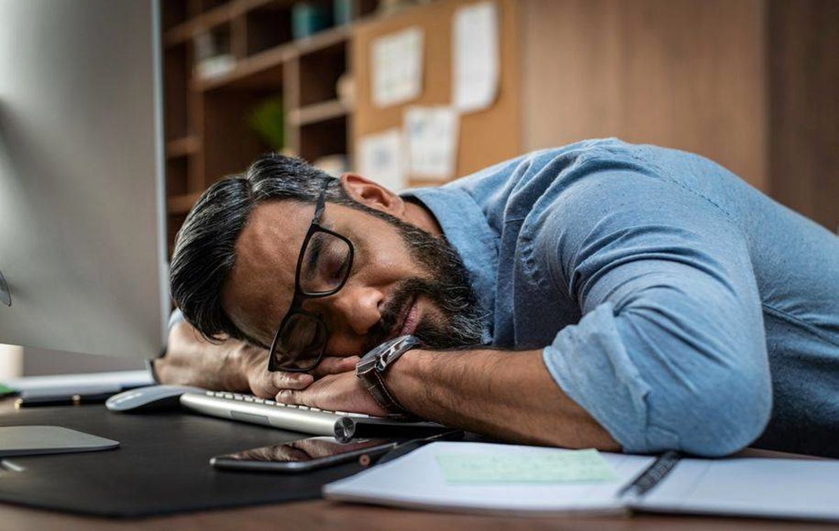 چرا بعضی افراد همیشه احساس خستگی میکنند؟